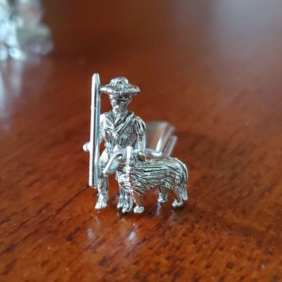 Sarah Coventry | Sherpard and Dog Cuff Links - Picture 2 of 5